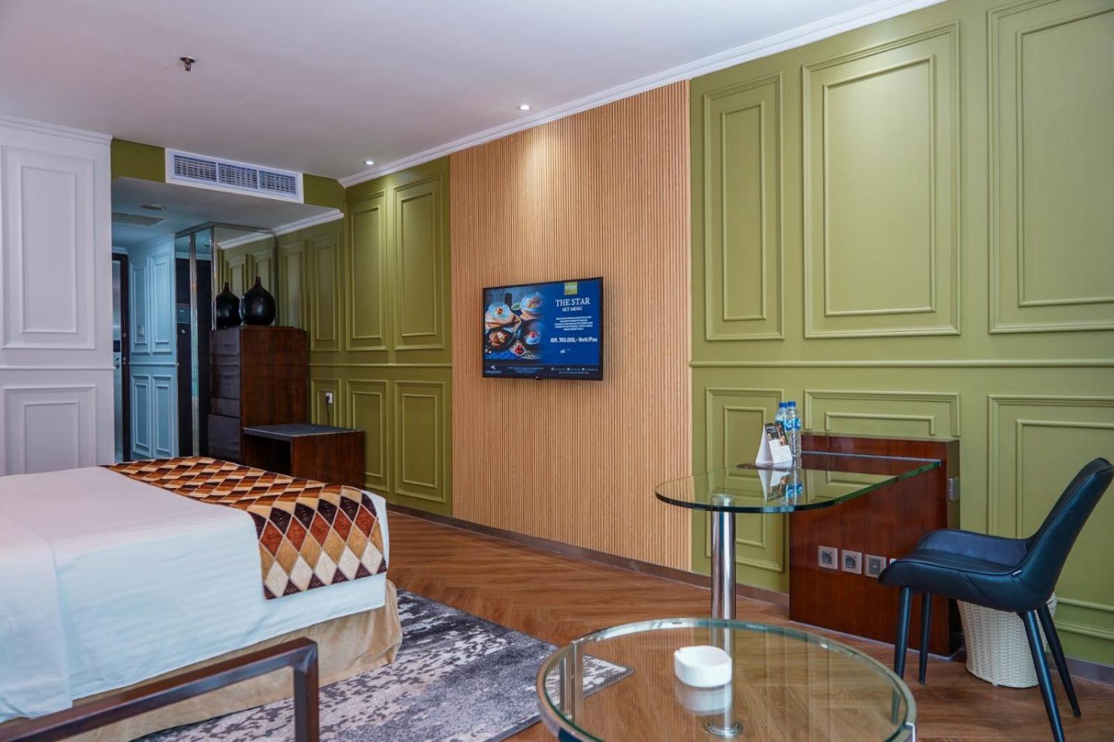 Cambridge Hotel Medan Exterior foto